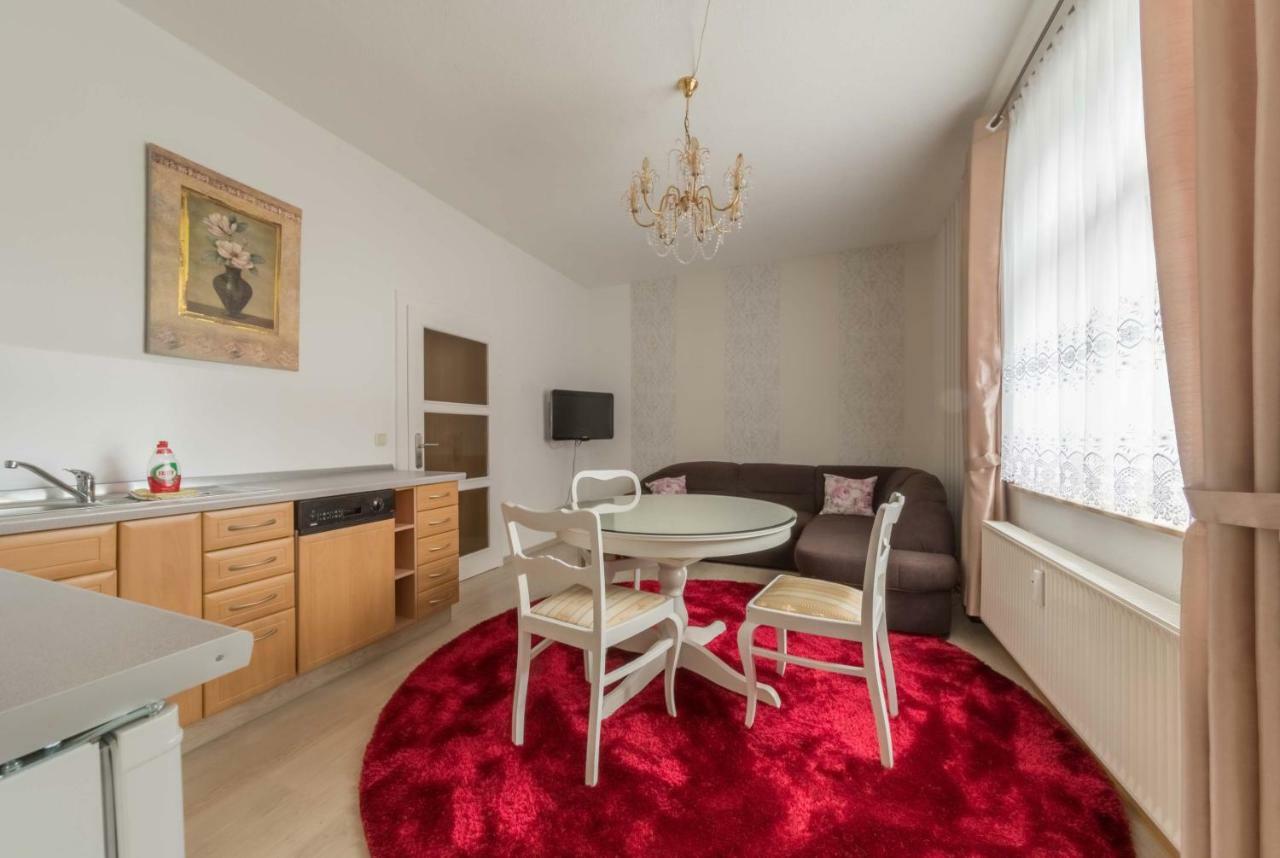 Zentrale Ferienwohnung In Gruna Im Dg *