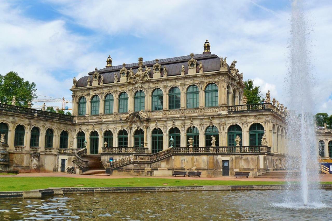 Grosses Im Zentrum Von Dresden, 2 Schlafzimmer, 2 Baeder, Balkon Dresden