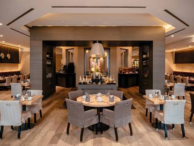 Vienna House Qf Hotel 5*