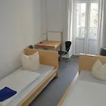 A bed Privatzimmer Dresden - Nichtraucherpension