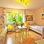 Ferienwohnung Kakadu Apartment Dresden Laubegast Wlan Tv Fahrrad