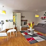 Ferienwohnung Kakadu Apartment Dresden Laubegast Wlan Tv Fahrrad