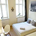 Cosy Apt Nearby Station Neustadt In It-District
