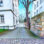 Helle, Ruhige 2 Zi-Whg, 2 Baeder, Dd Neustadt, Top Lage