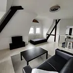 Skyline Retreat - Grand Penthouse