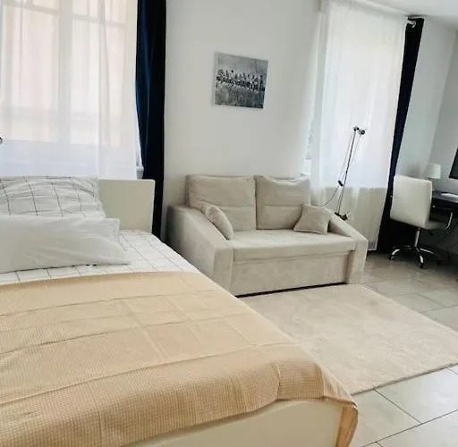 Studio-Apartment Mit Balkon
