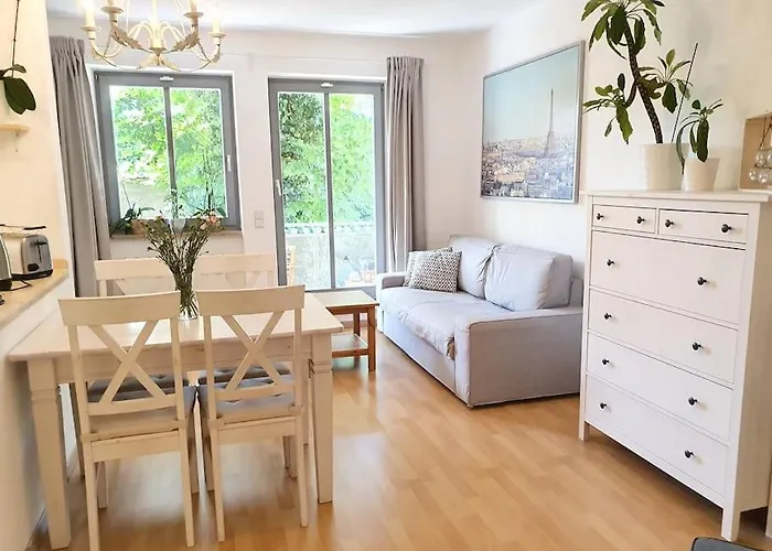 Two Room Apartment In Dresden Neustadt With Balcony