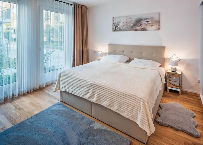 Apartment Am Grossen Garten - Terrasse & Parkplatz -8 Personen