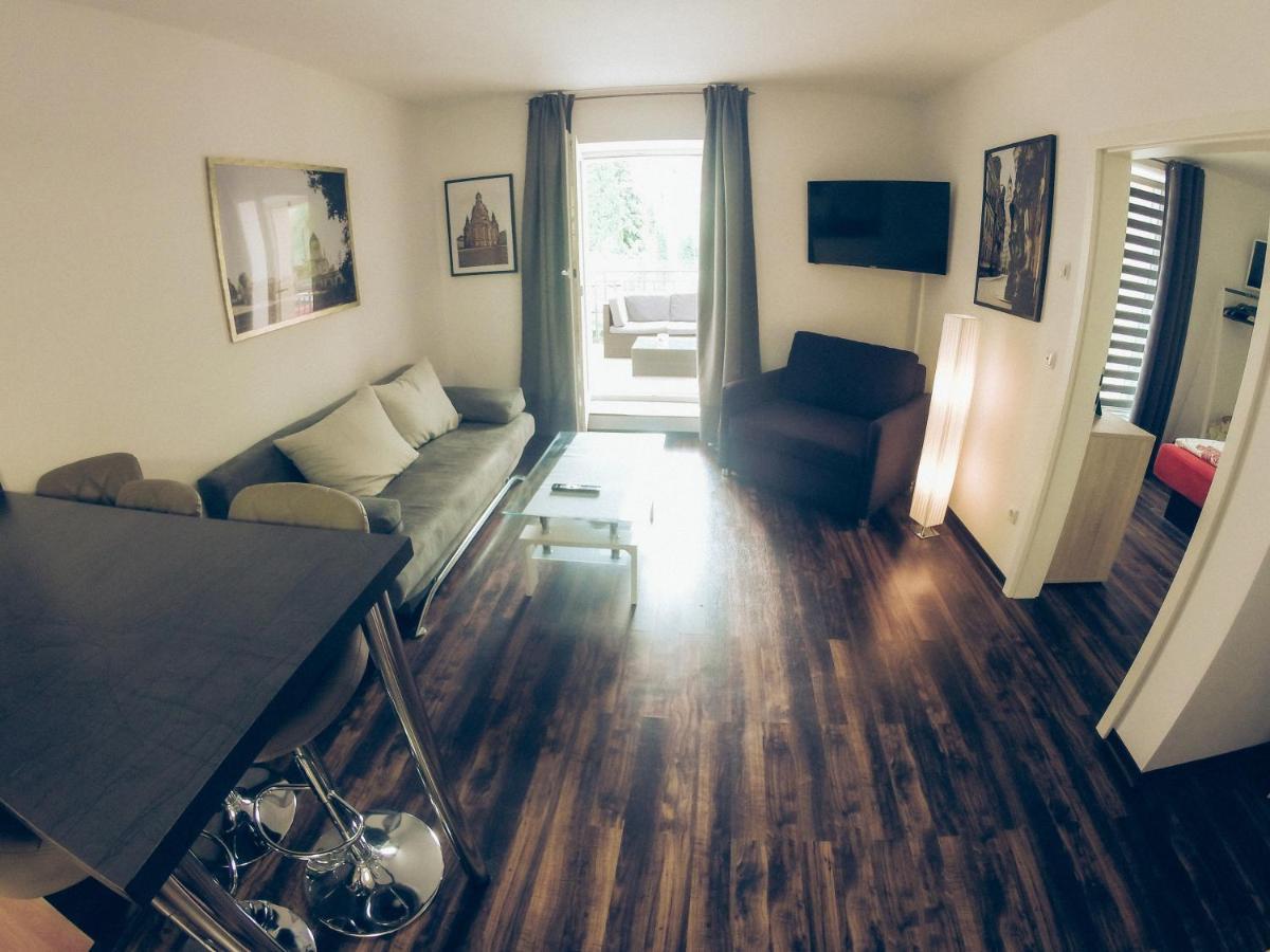 Appartement Ferienwohnung *