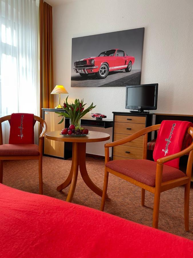 Mustang Inn Am Grossen Garten 3*
