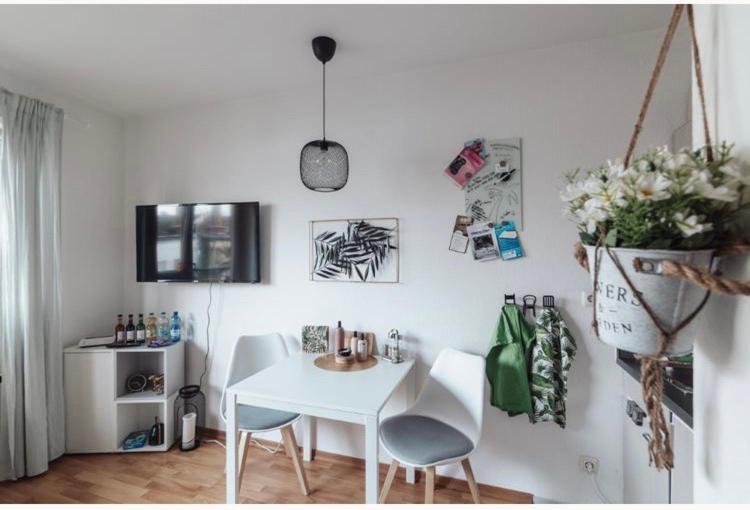 Kleine „louise“ In Der Neustadt Mit Tiefgarage Apartment Dresden
