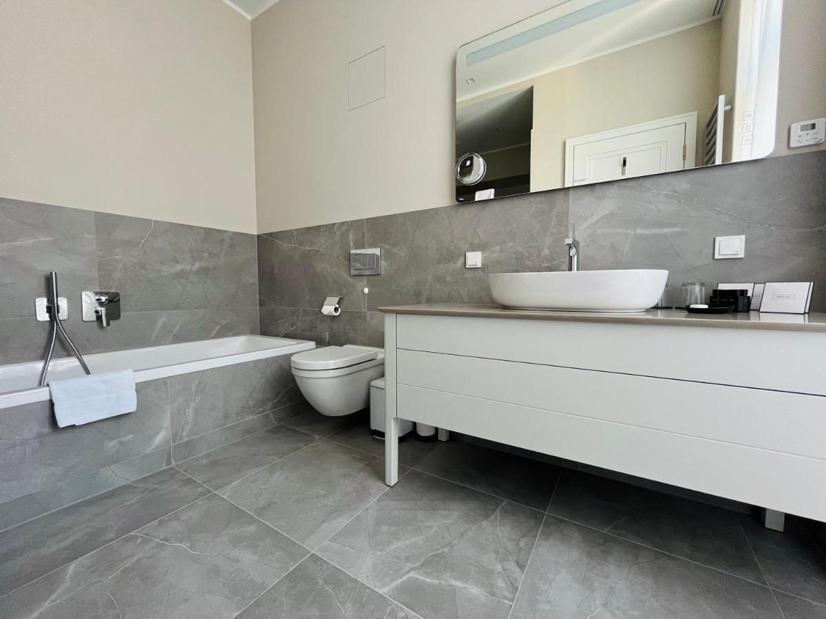 Apartment Luxury / 3-raum-suite An Der Frauenkirche / 6 Dresden