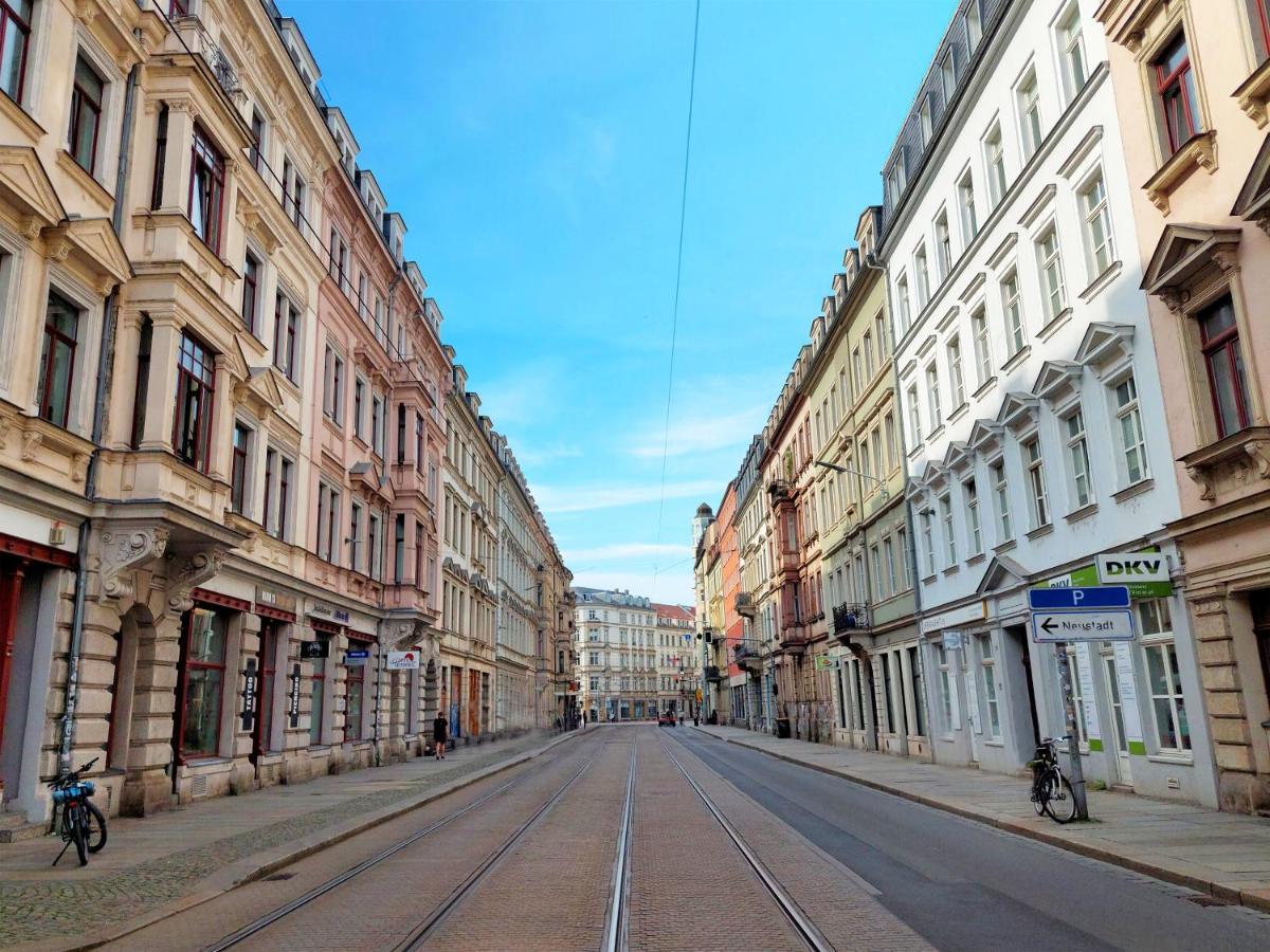 Appartement 5 Min Zur Elbe, Helle Geraeumige 2-raum-whg, Neustadt, Lage *