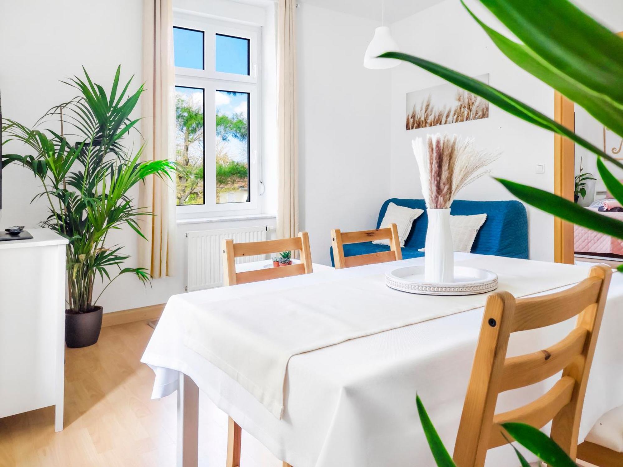 Helle, Ruhige 2 Zi-whg, 2 Baeder, Dd Neustadt, Lage Apartment