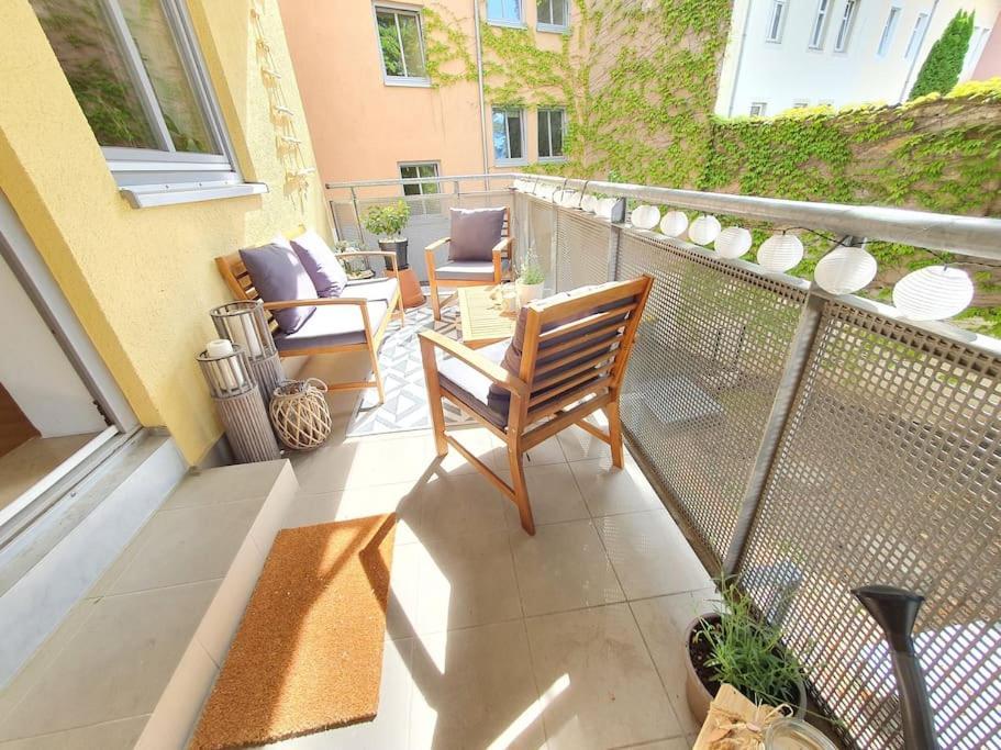 Apartment Two In Neustadt With Balcony Dresden