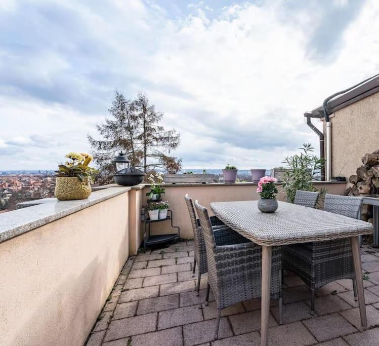 Blick Ueber - Terrasse - 3 - Modern Renoviert