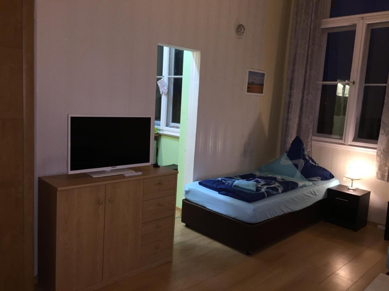 Zimmerfrei-dresden Mit Bad-minikuche Self Check In 24-7 Hostel