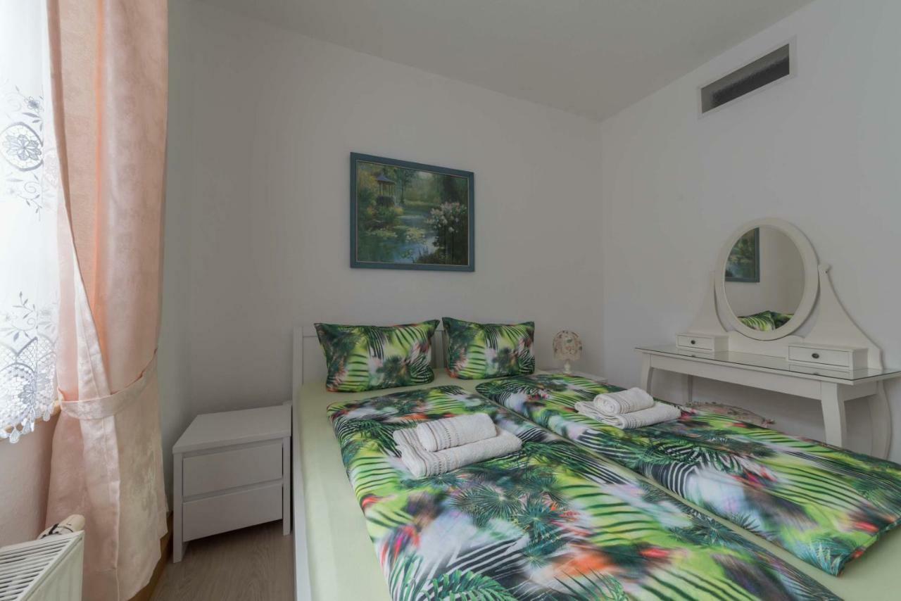 Apartment Zentrale Ferienwohnung In Gruna Im Dg Dresden