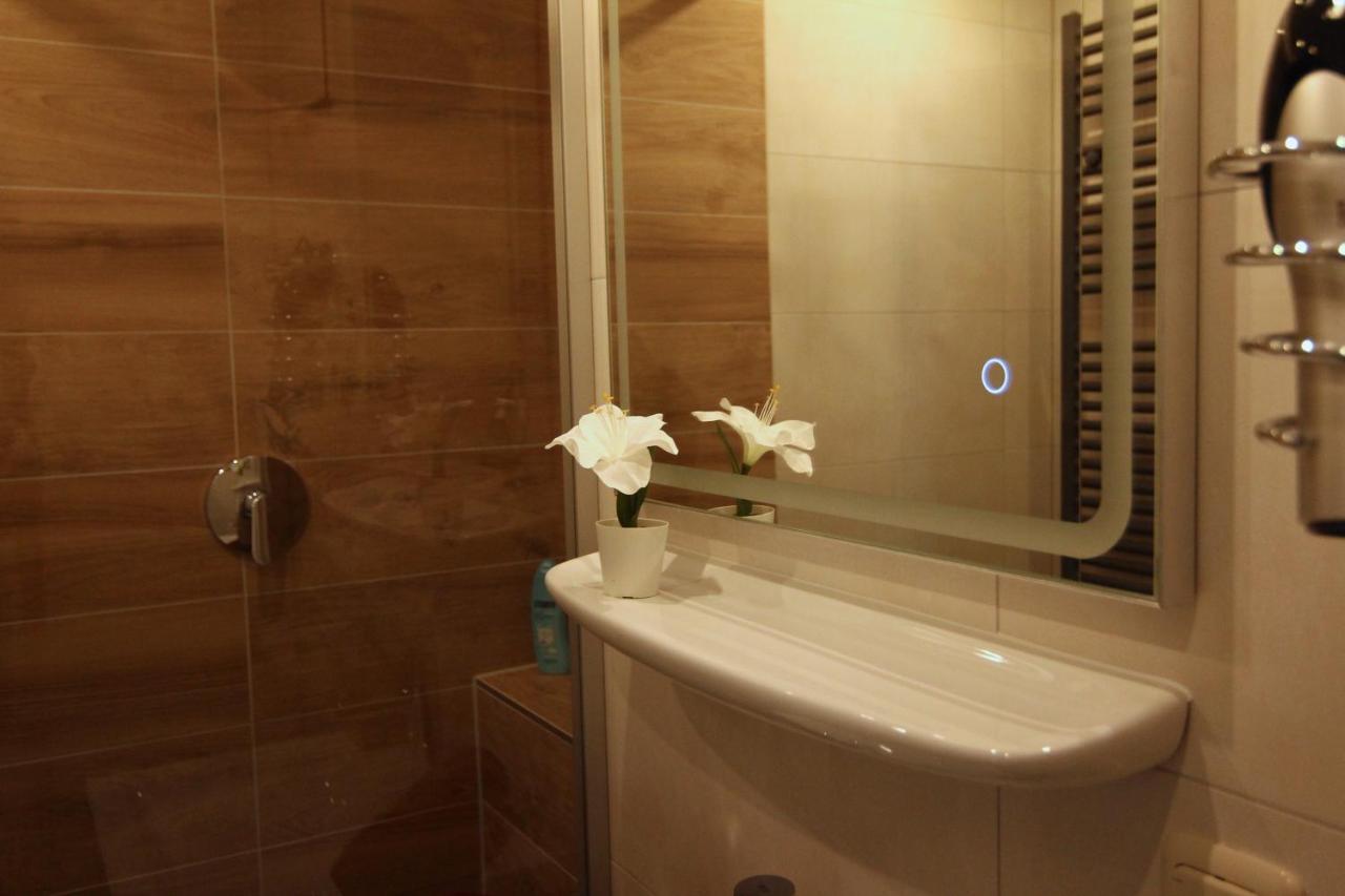 / Flat / Im Herzen Von * Dresden