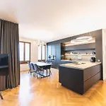 Tip! 120 Qm Apartment Direkt Am Neumarkt