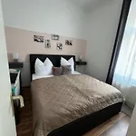 Charmante Ferienwohnung In Dresden Striesen - Frau Pie Appartement