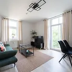 Ferienwohnung Mit Parkplatz & Balkon Nahe Elbe