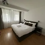 Modernes Familienapartment Mit Parkplatz Nahe Grosser Garten