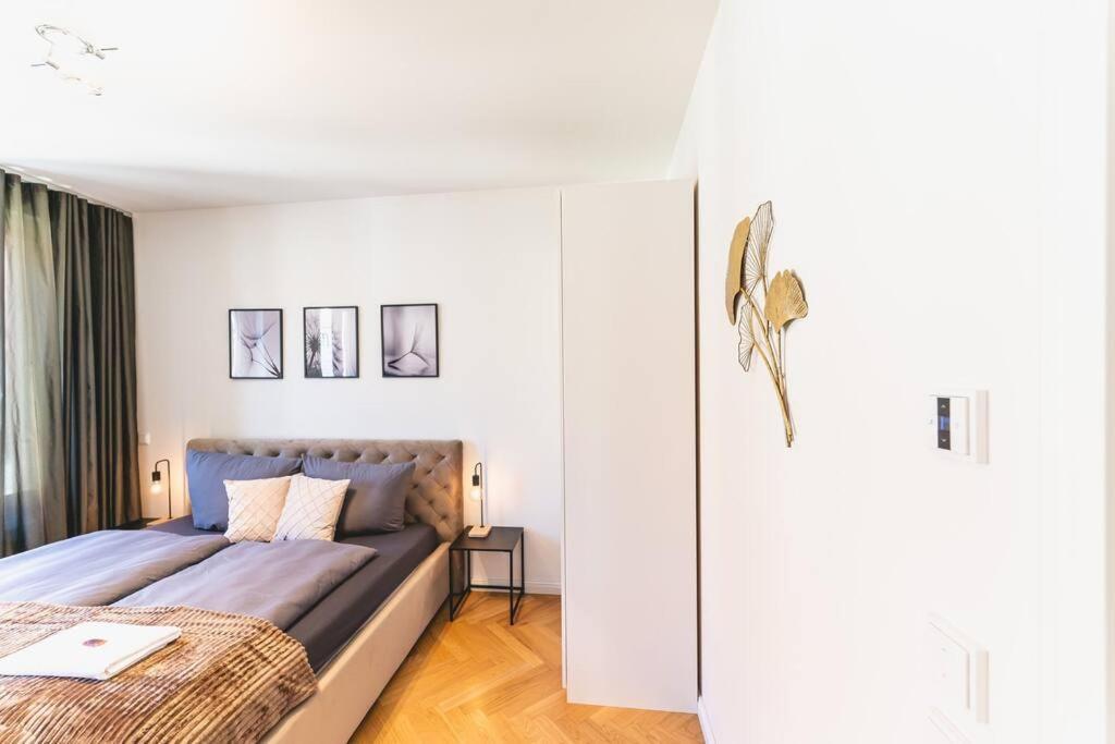 Apartment Tip! 120 Qm Direkt Am Neumarkt