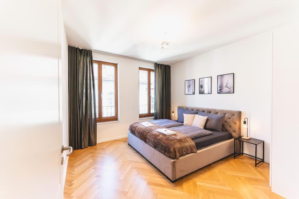 Apartment Tip! 120 Qm Direkt Am Neumarkt *