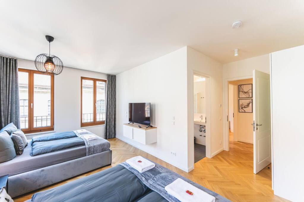 Tip! 120 Qm Direkt Am Neumarkt *