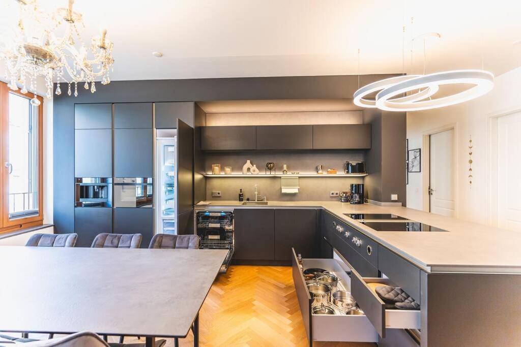 Tip! 120 Qm Direkt Am Neumarkt Apartment *