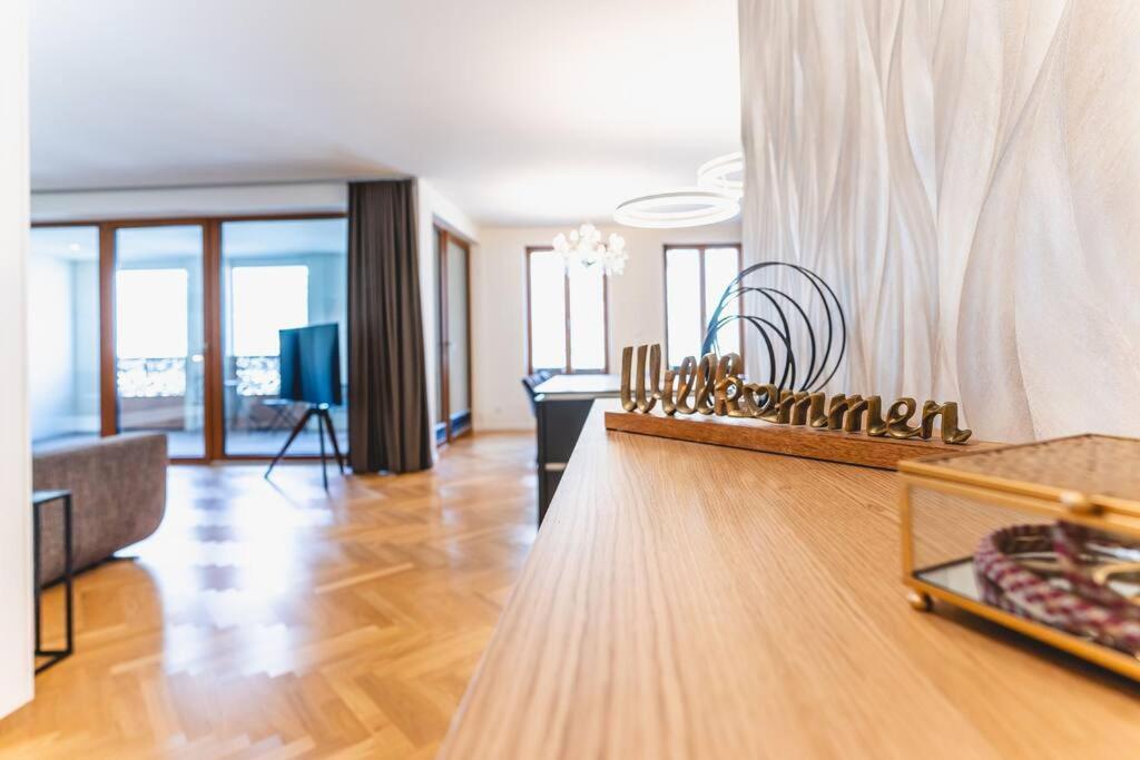 Tip! 120 Qm Direkt Am Neumarkt Apartment