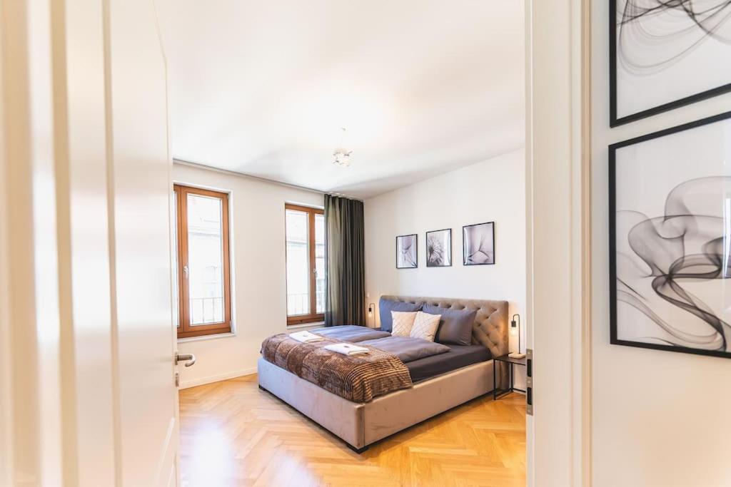 Apartment Tip! 120 Qm Direkt Am Neumarkt