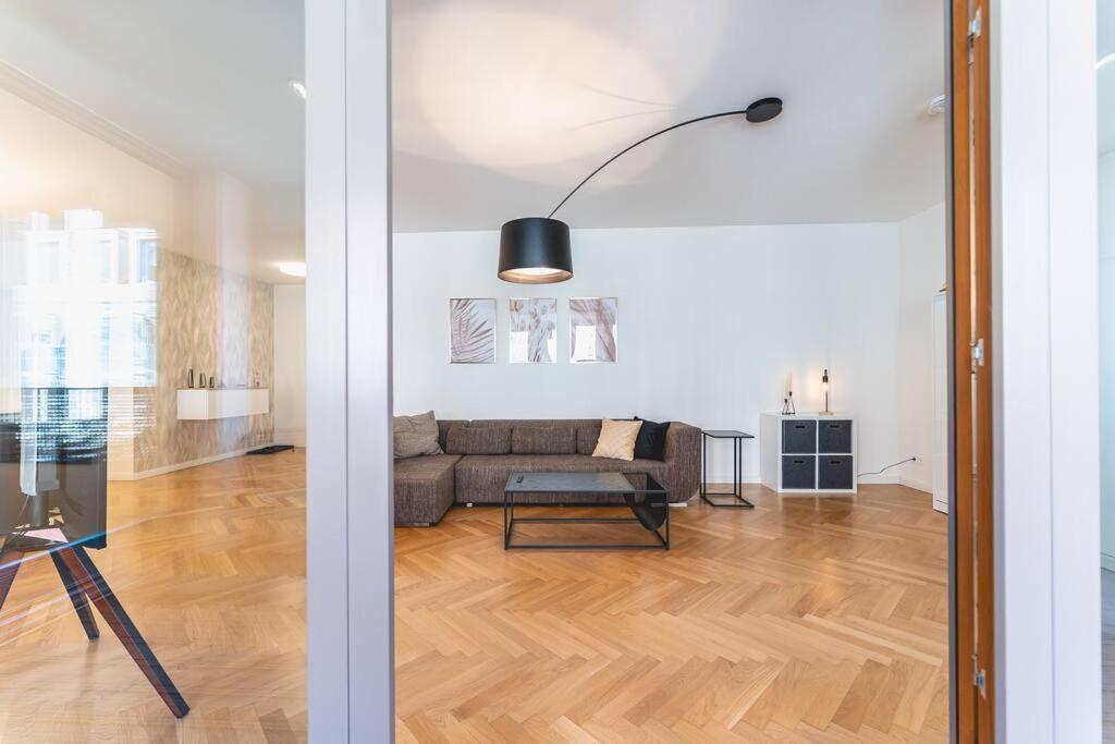 Tip! 120 Qm Direkt Am Neumarkt Dresden