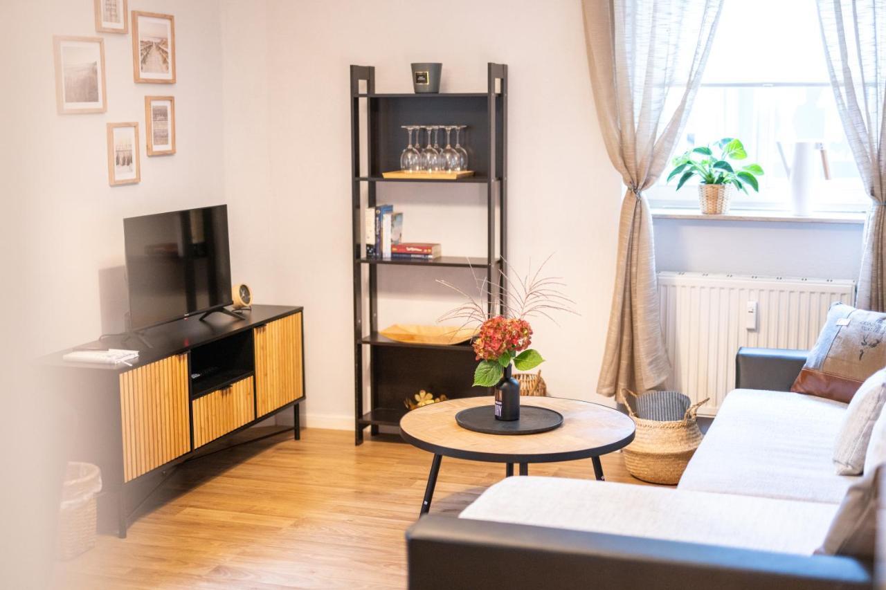 Toni Charming Im Idyllischem Villenviertel Mit Netflix Appartement