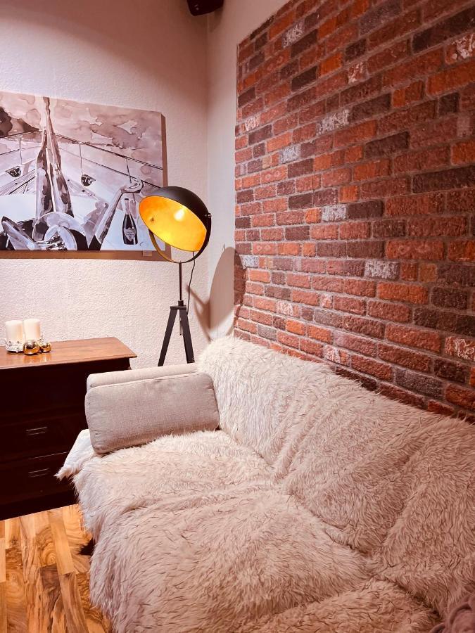 Charmante In Striesen - Frau Pie Apartment *