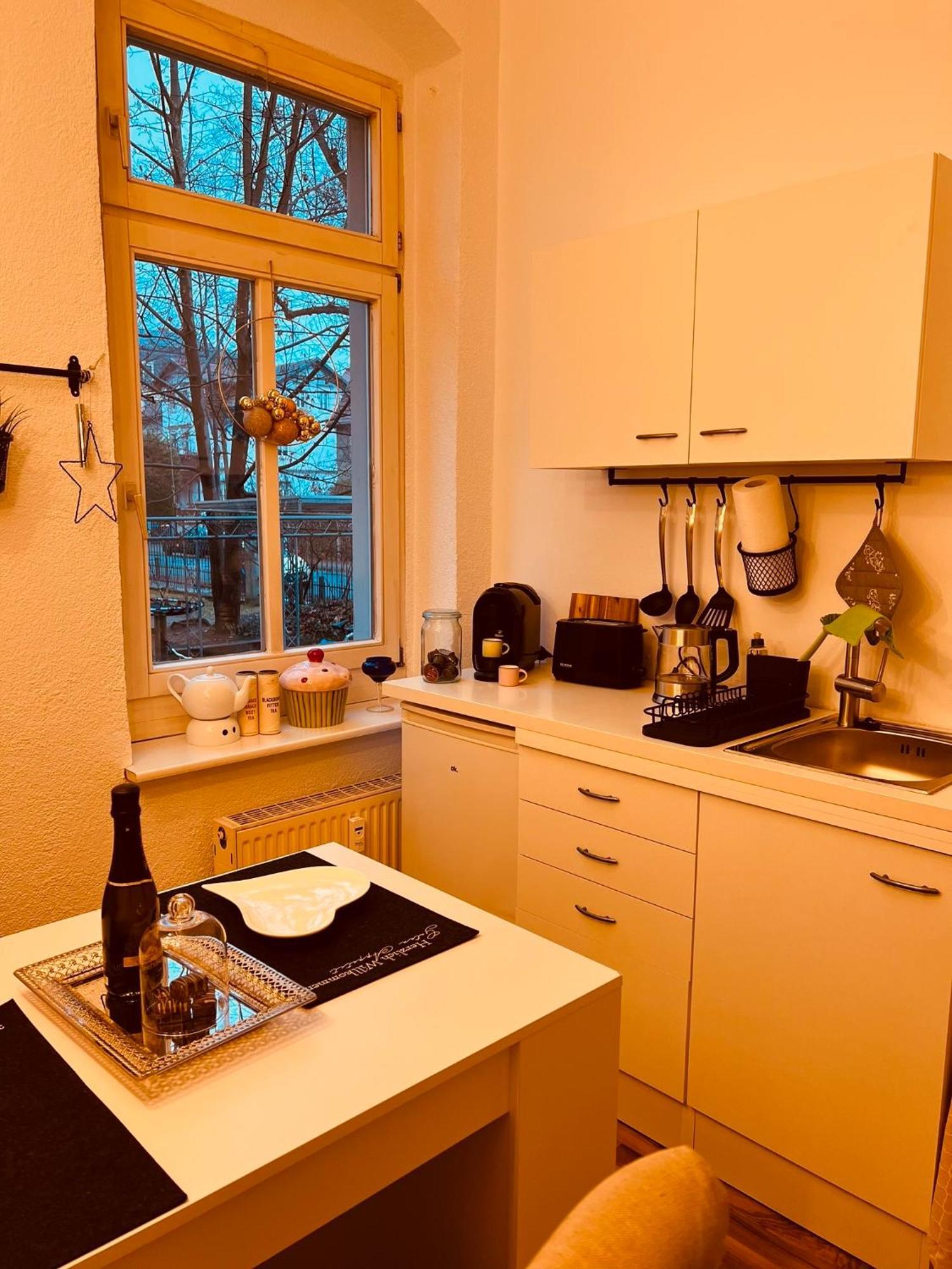 Charmante In Striesen - Frau Pie Apartment *