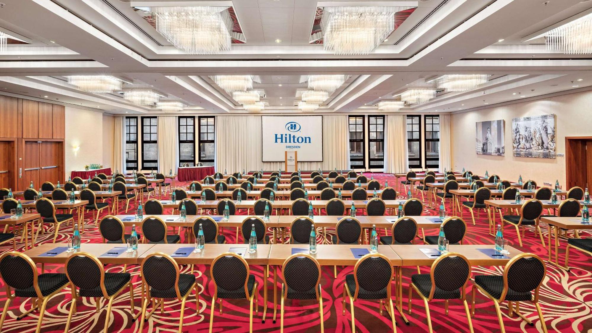 Hotel Hilton An Der Frauenkirche 4*