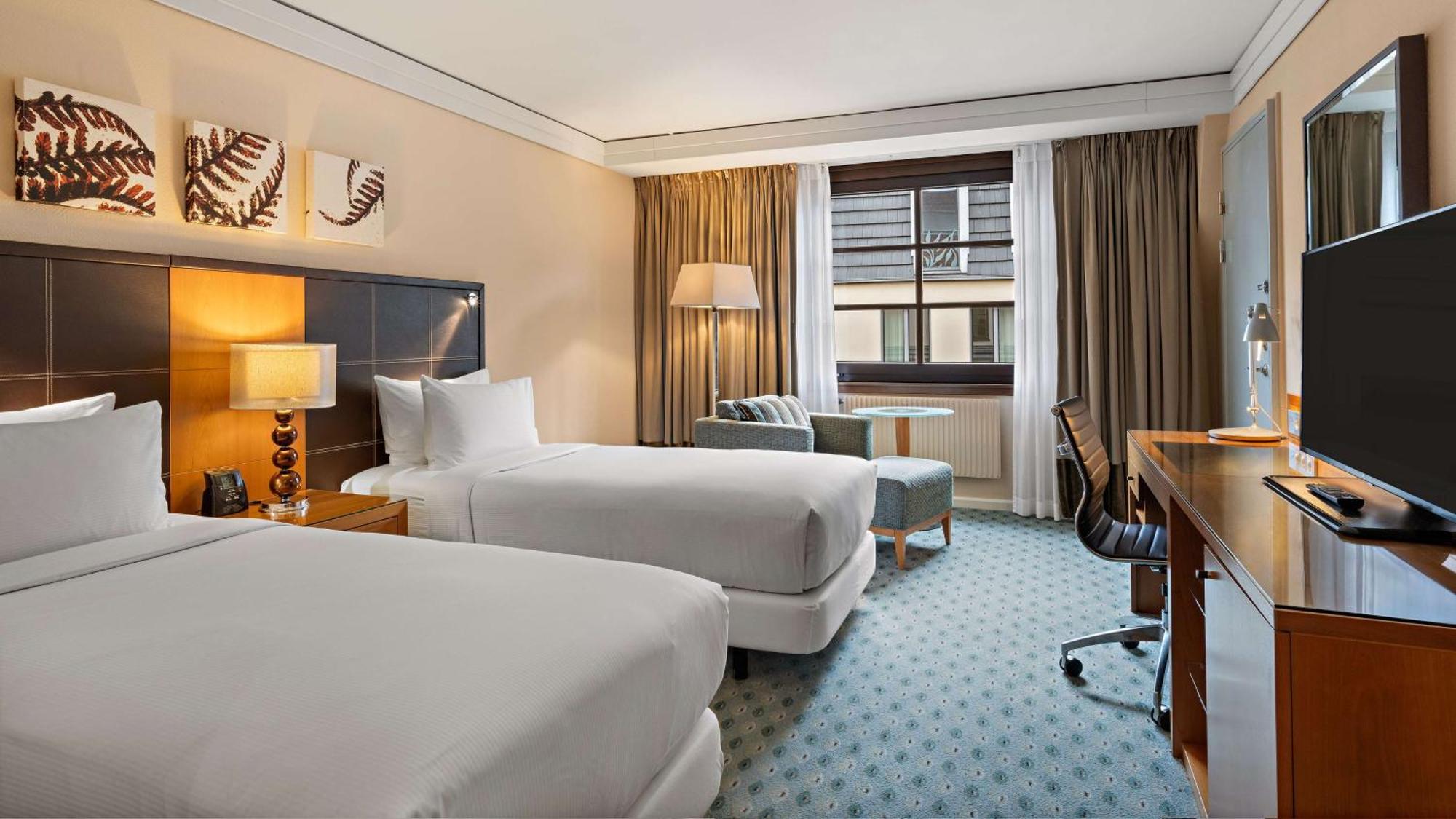 Hilton An Der Frauenkirche 4*