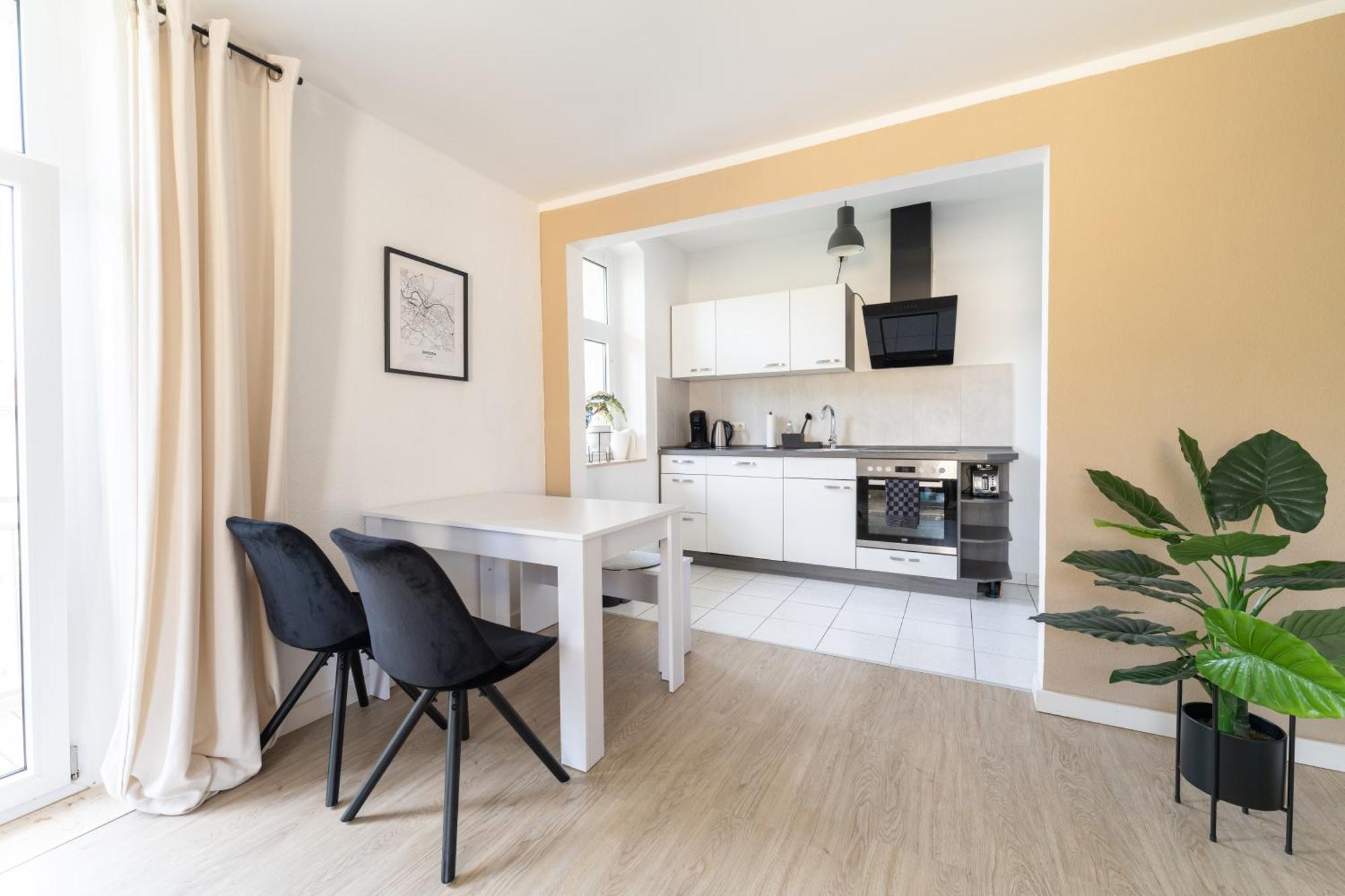 Mit Parkplatz & Balkon Nahe Elbe *