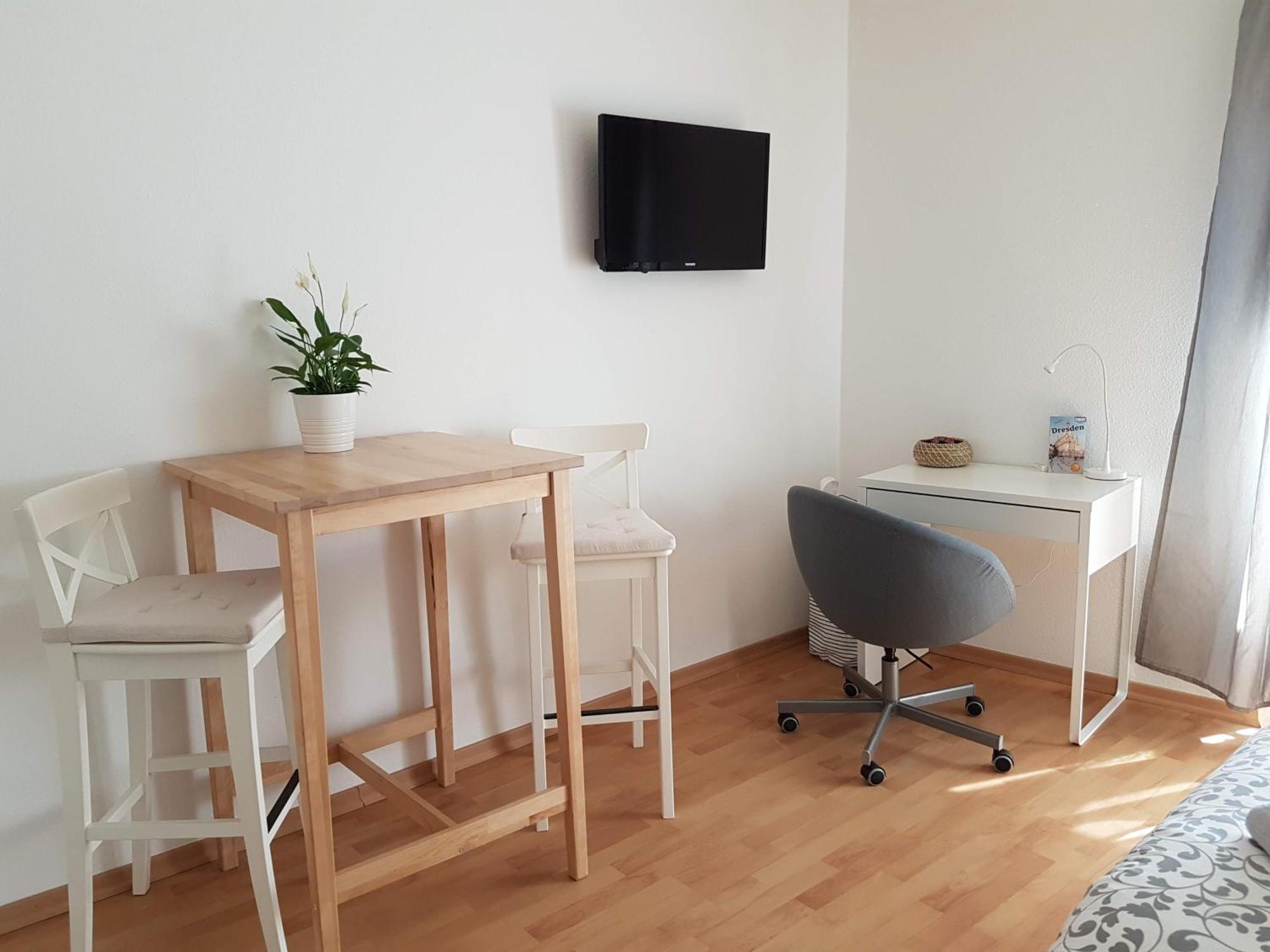 Neustadt & Parking Apartment Dresden