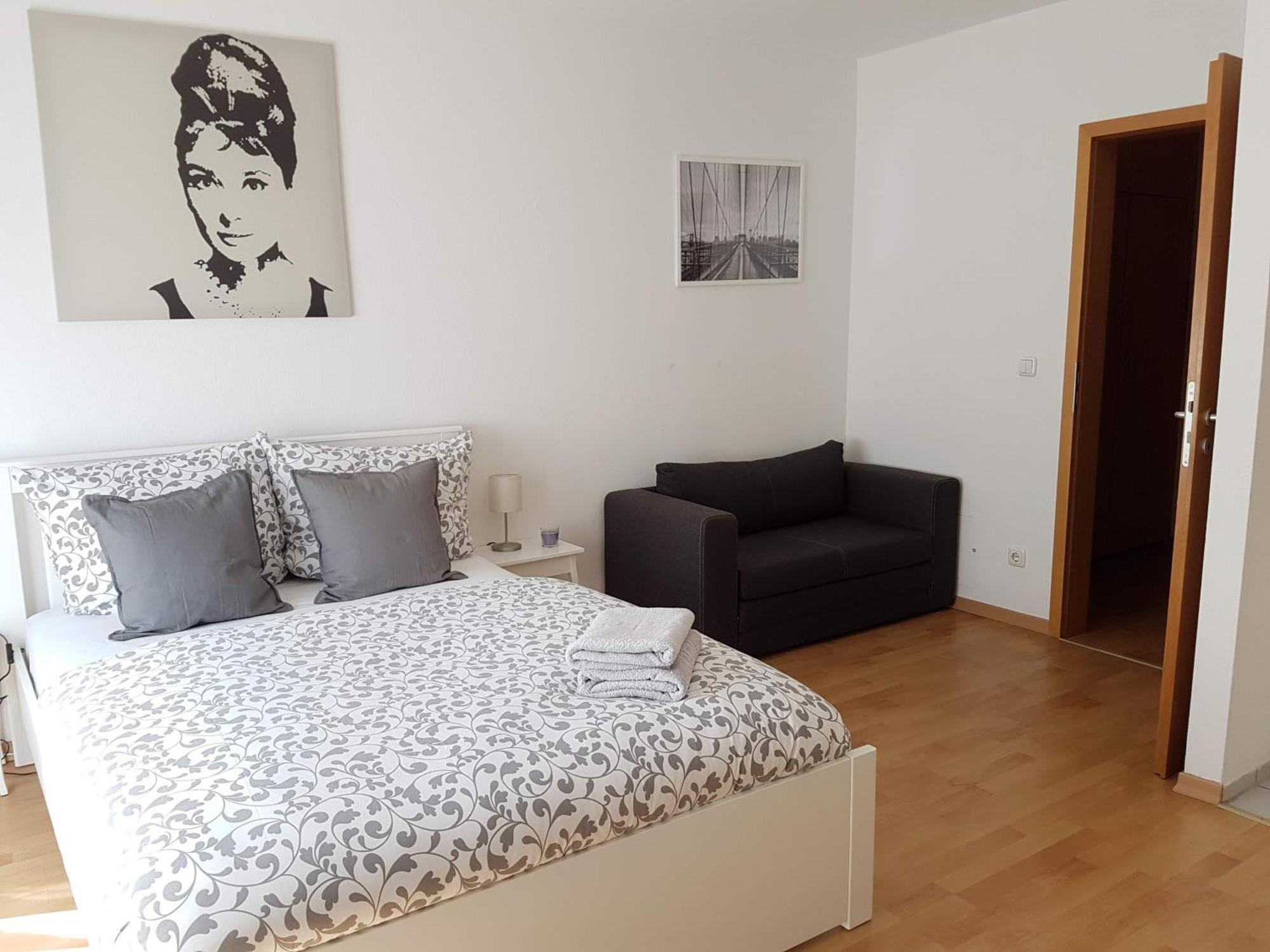 Neustadt & Parking Apartment Dresden