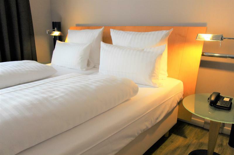 Amedia Elbpromenade Hotel 3*