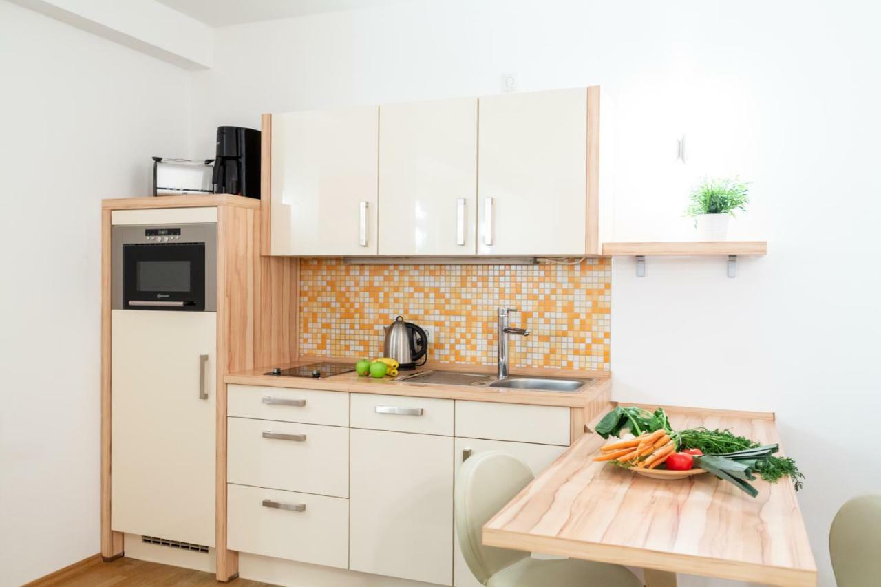 1, Rothenburger Straße Apartment *
